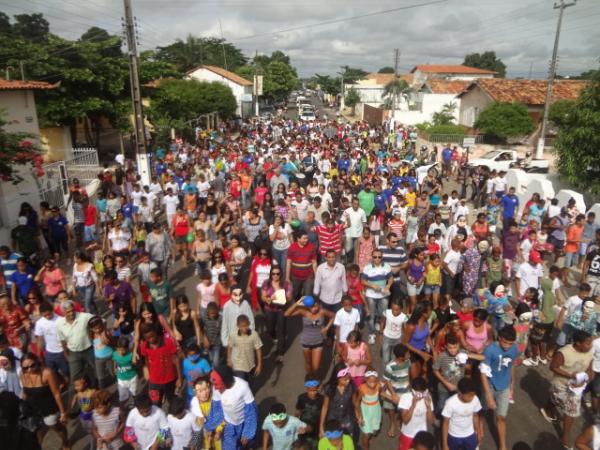 Arrastinho faz alegria da criançada. (Imagem:FlorianoNews)