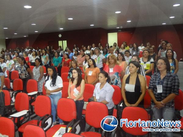 Floriano sedia I Seminário Municipal do Programa Nacional da Alfabetização na Idade Certa.(Imagem:FlorianoNews)