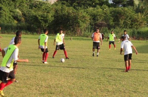 Flamengo-PI entra com poucas mudanças contra o Parnahyba.(Imagem:Abdias Bideh/Globoesporte.com)