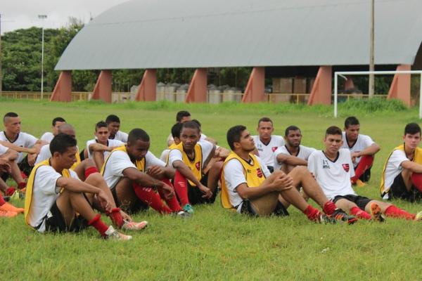 Jogadores que treinaram no Fla-PI no primeiro turno do estadual podem ser avaliados.(Imagem:Renan Morais)