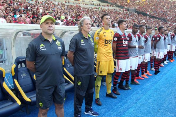 Jorge Jesus colocou Cuéllar no banco na partida contra o Goiás.(Imagem: Alexandre Vidal/Flamengo)