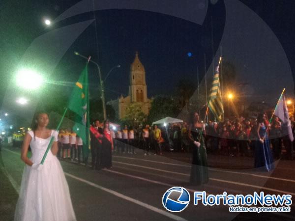 Florianenses prestigiaram o desfile cívico militar de 7 de Setembro.(Imagem:FlorianoNews)