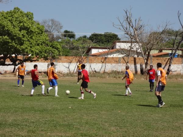 Torneio de futebol marcou o Dia do Comerciário em Floriano.(Imagem:FlorianoNews)