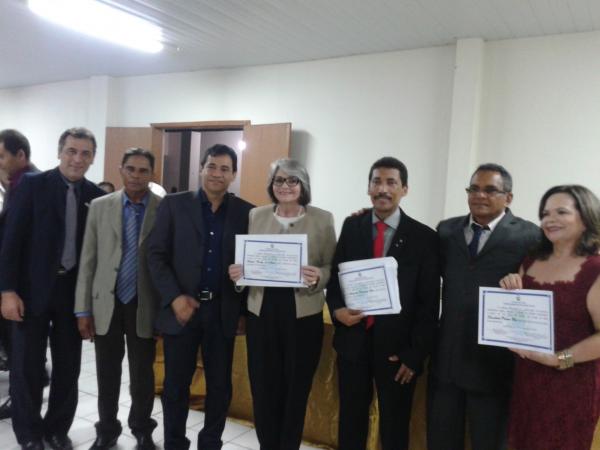 Presidente da Camara Josue Soares com os homenageados.(Imagem:Secom)