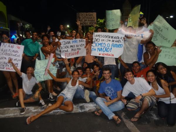 Comandante da PM analisa de forma positiva a manifestação realizada em Floriano.(Imagem:FlorianoNews)