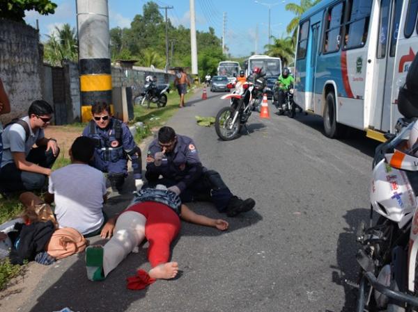 Acidente entre carro e moto deixa duas pessoas feridas na zona Norte.(Imagem:Cidade Verde)