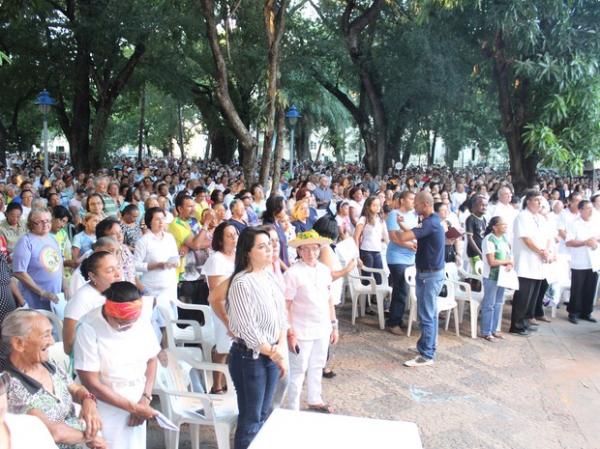 Ato litúrgico iniciou com a missa na Igreja Nossa Senhora das Dores(Imagem:Gil Oliveira/G1)