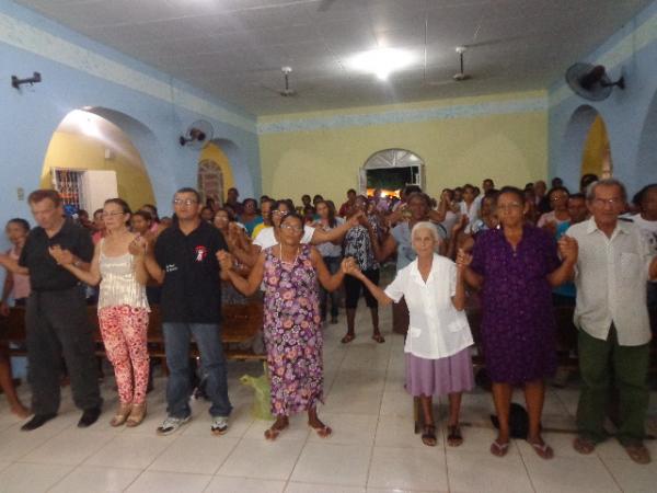 Fiéis lotam capela na segunda noite dos festejos de Nossa Senhora da Guia.(Imagem:FlorianoNews)