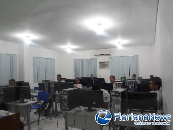  SENAI realiza Curso de Corte, Costura e Operador de Computador em Floriano.(Imagem:FlorianoNews)