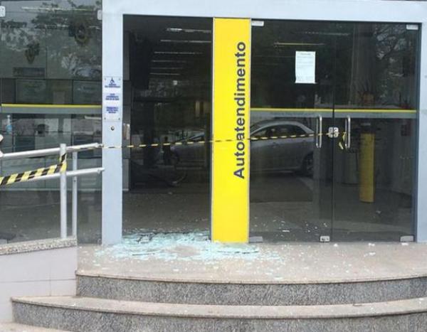 Bandidos explodem agência do Banco do Brasil em Teresina.(Imagem:Cidadeverde.com)