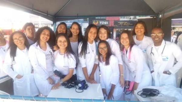 Acadêmicos da FAESF realizam ação social no centro de Floriano.(Imagem:FlorianoNews)