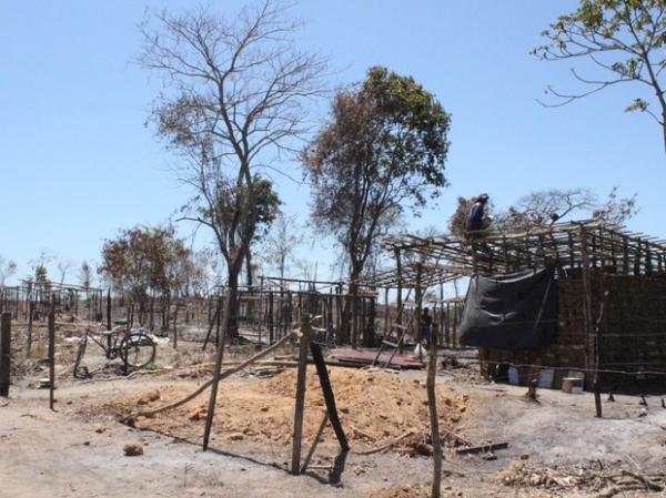 Famílilas foram despejadas de terreno da prefeitura no Vale do Gavião.(Imagem:Catarina Costa / G1)