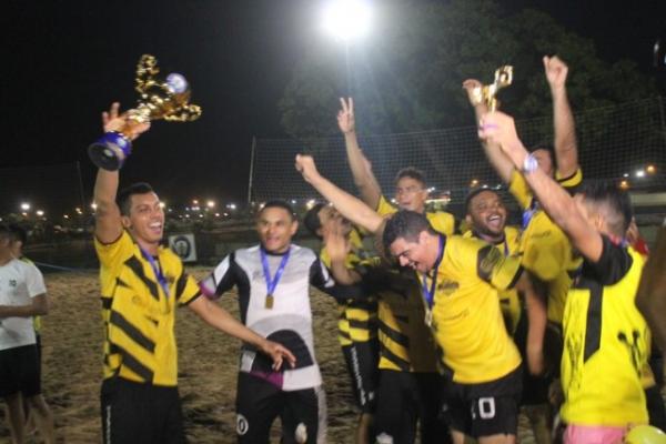 Pelashop levantou taça de campeão Piauiense de Beach Soccer.(Imagem:Wenner Tito)