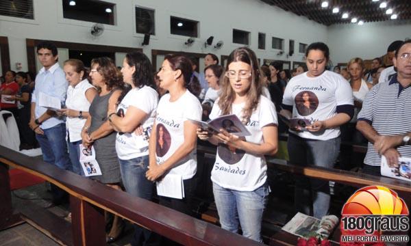 Homenagens na missa de sétimo dia de Fernanda Lages(Imagem:Divulgação)