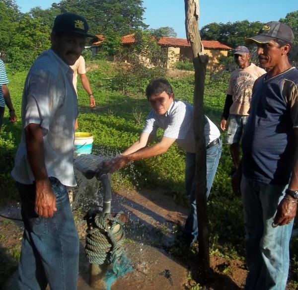 Abastecimento de água.(Imagem:ASCOM)