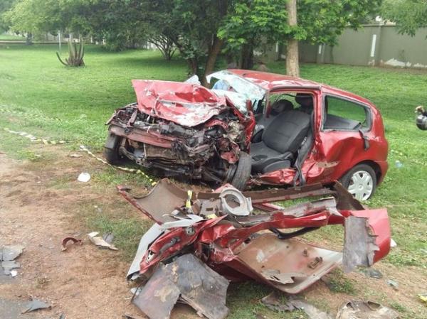 Colisão frontal entre carros deixa dois mortos na BR- 343 em Teresina.(Imagem:G1 PI)