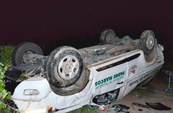 Ambulância que transportava criança de apenas seis anos capota na BR-407.(Imagem:Cidades na Net)