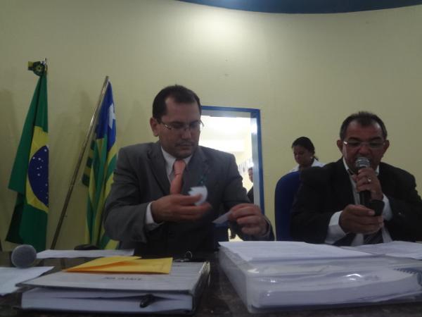 Câmara aprova seis projetos de lei por unanimidade.(Imagem:FlorianoNews)