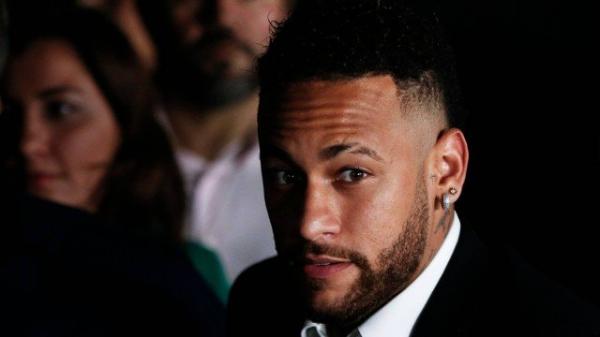 Neymar enfrenta mais um problema com a Justiça, agora por sonegação.(Imagem:NELSON ALMEIDA / AFP)