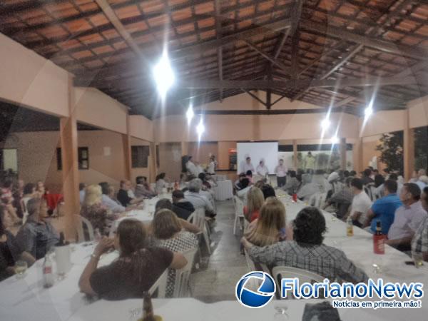 Candidato a deputado estadual Gustavo Neiva participa de debate em Floriano.(Imagem:FlorianoNews)