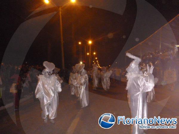 Desfile das escolas de samba atrai grande público no último dia de Carnaval em Floriano.(Imagem:FlorianoNews)