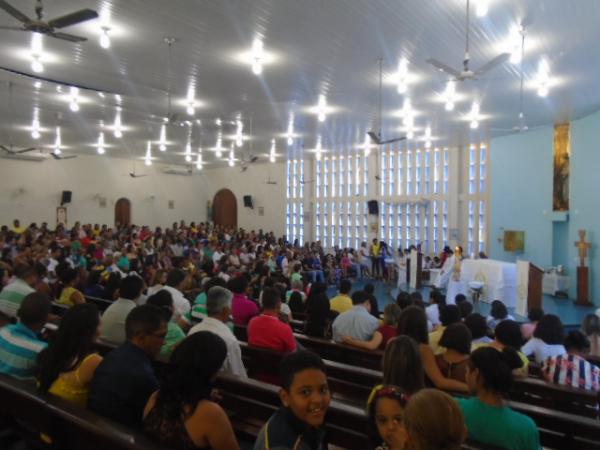 Missas das Mães na Igreja de Nossa Senhora das Graças.(Imagem:FlorianoNews)