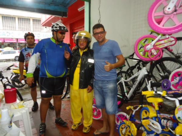 Integrantes do Floriano Bike Clube realizam passeio para comemorar ano novo.(Imagem:FlorianoNews)