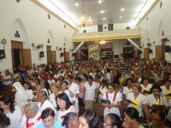 Missa e procissão marcaram dia de Corpus Christi em Floriano.(Imagem:FlorianoNews)