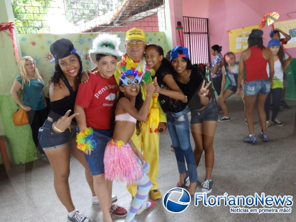 Estudantes participam de bailes carnavalescos em Floriano.(Imagem:FlorianoNews)