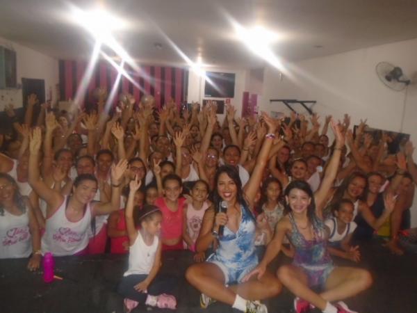 Escola Pequeno Príncipe comemoram Dia das Mães com momento fitness.(Imagem:FlorianoNews)