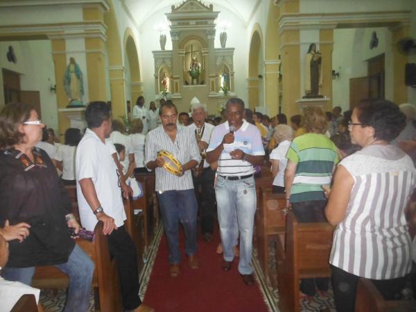 Fiéis celebram o encerramento da festa de Santos Reis.(Imagem:FlorianoNews)