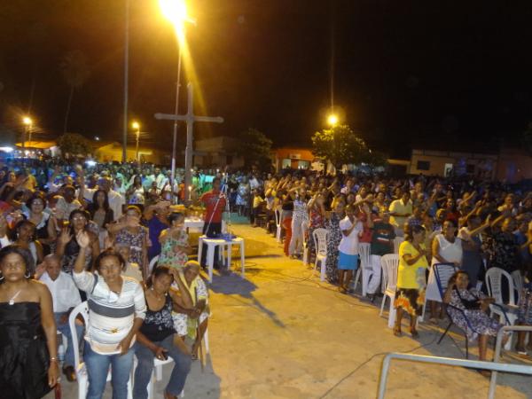 Fieis participam do festejo de Nossa Sra. de Nazaré em Nazaré do Piauí.(Imagem:FlorianoNews)