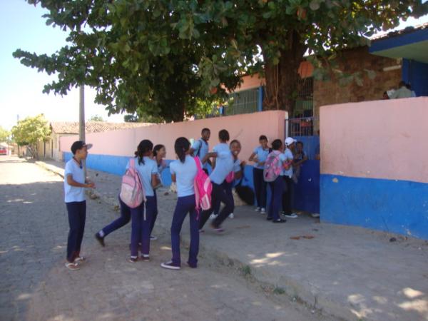 Alunos da Unidade Escolar Bucar Neto(Imagem:Amarelinho)