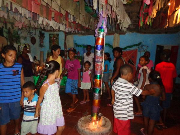 Dia de São Cosme e Damião é festejado com distribuição de bombons em Floriano.(Imagem:FlorianoNews)