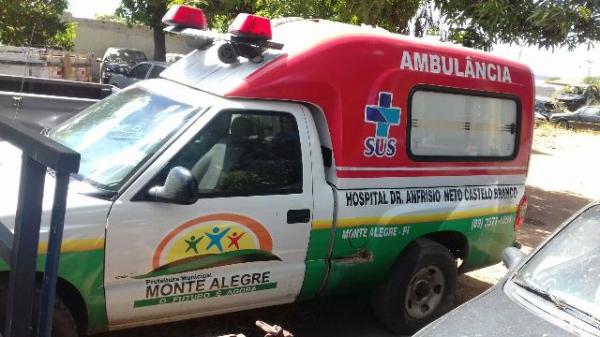 PRF flagra homem conduzindo ambulância sem possuir CNH.(Imagem:PRF)