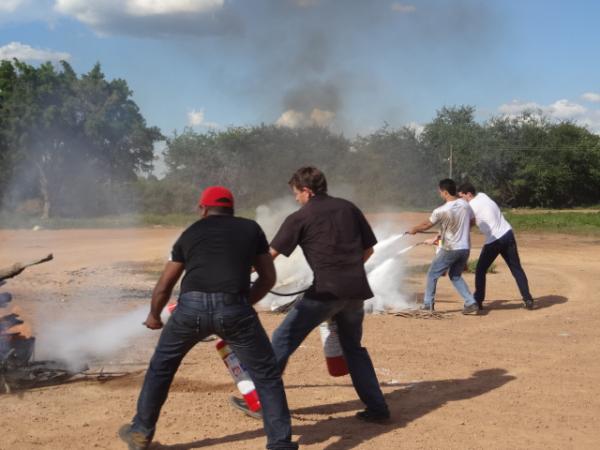 Bombeiros realizam curso de brigada de incêndio em Floriano(Imagem:FlorianoNews)