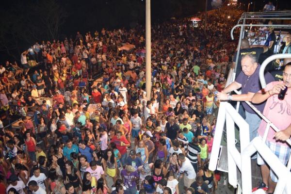 Voa Voa arrasta multidão no primeiro dia de Carnaval.(Imagem:SECOM)