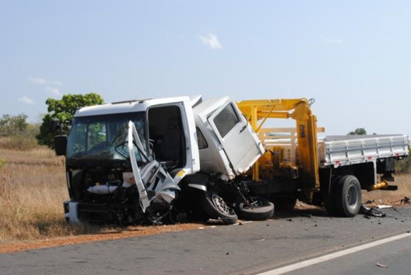 Acidente envolvendo veículos da Eletrobras deixa um morto na BR-343.(Imagem:Portal Campo Maior)