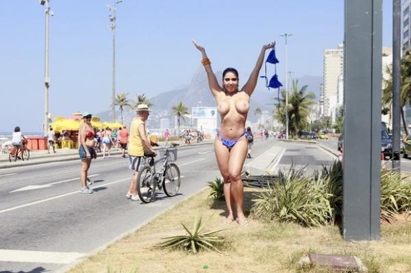 Mulher Melao - Toplessaço(Imagem: Isac Luz/EGO)