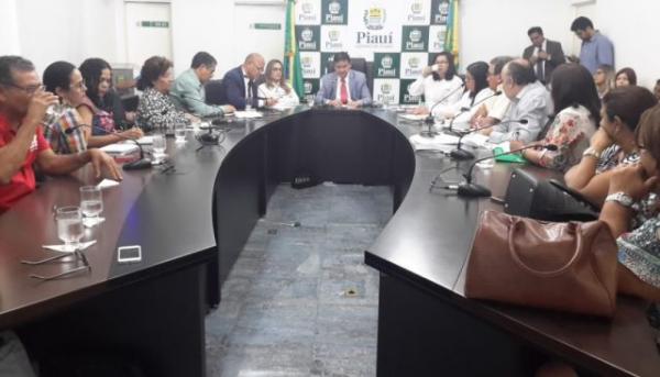 Servidores da educação realizam paralisação por reajuste e melhorias de trabalho.(Imagem:Sinte-PI)