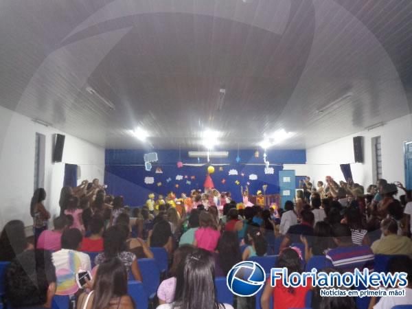 Alunos da Educação Infantil do SESC apresentaram peça teatral para os pais.(Imagem:FlorianoNews)