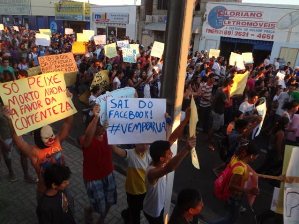 Comandante da PM analisa de forma positiva a manifestação realizada em Floriano.(Imagem:FlorianoNews)