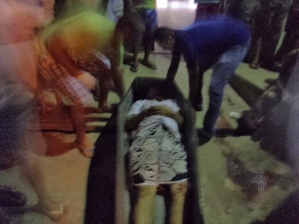 Homem morre após ser atingido por golpe de faca em bar no bairro Campo Velho.(Imagem:FlorianoNews)