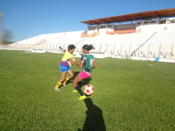 Seleção Feminina volta a treinar no estádio Tiberão.(Imagem:Divulgação)