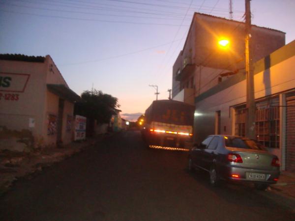 AMANHECER NA RUA CLEMENTINO RIBEIRO(Imagem:REDAÇAO)