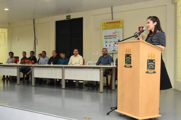 Floriano sedia Encontro sobre Estigma e Hanseníase.(Imagem:SECOM)