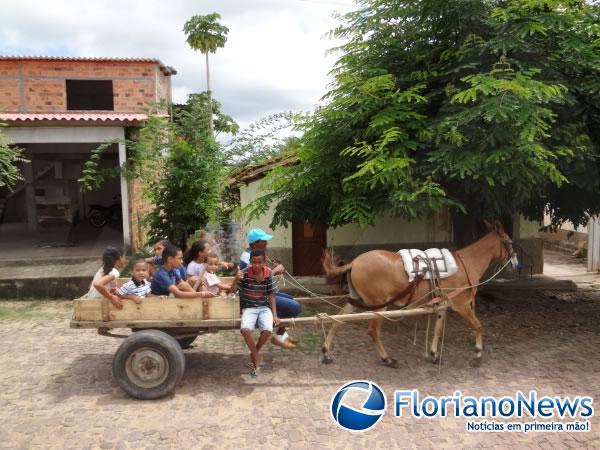 Festa dos Carroceiros atraiu dezenas de participantes em Nazaré do Piauí.(Imagem:FlorianoNews)