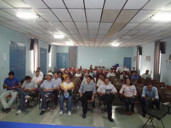 Siconflor realizou segundo encontro com candidats a prefeito de Floriano.(Imagem:FlorianoNews)