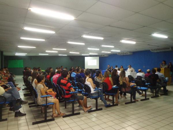 UESPI promoveu palestra em homenagem ao Dia do Administrador.(Imagem:FlorianoNews)