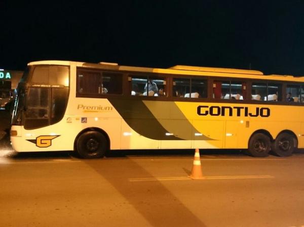 Polícia prende foragido da Justiça do DF em ônibus que vinha para Teresina.(Imagem:Polícia Militar)